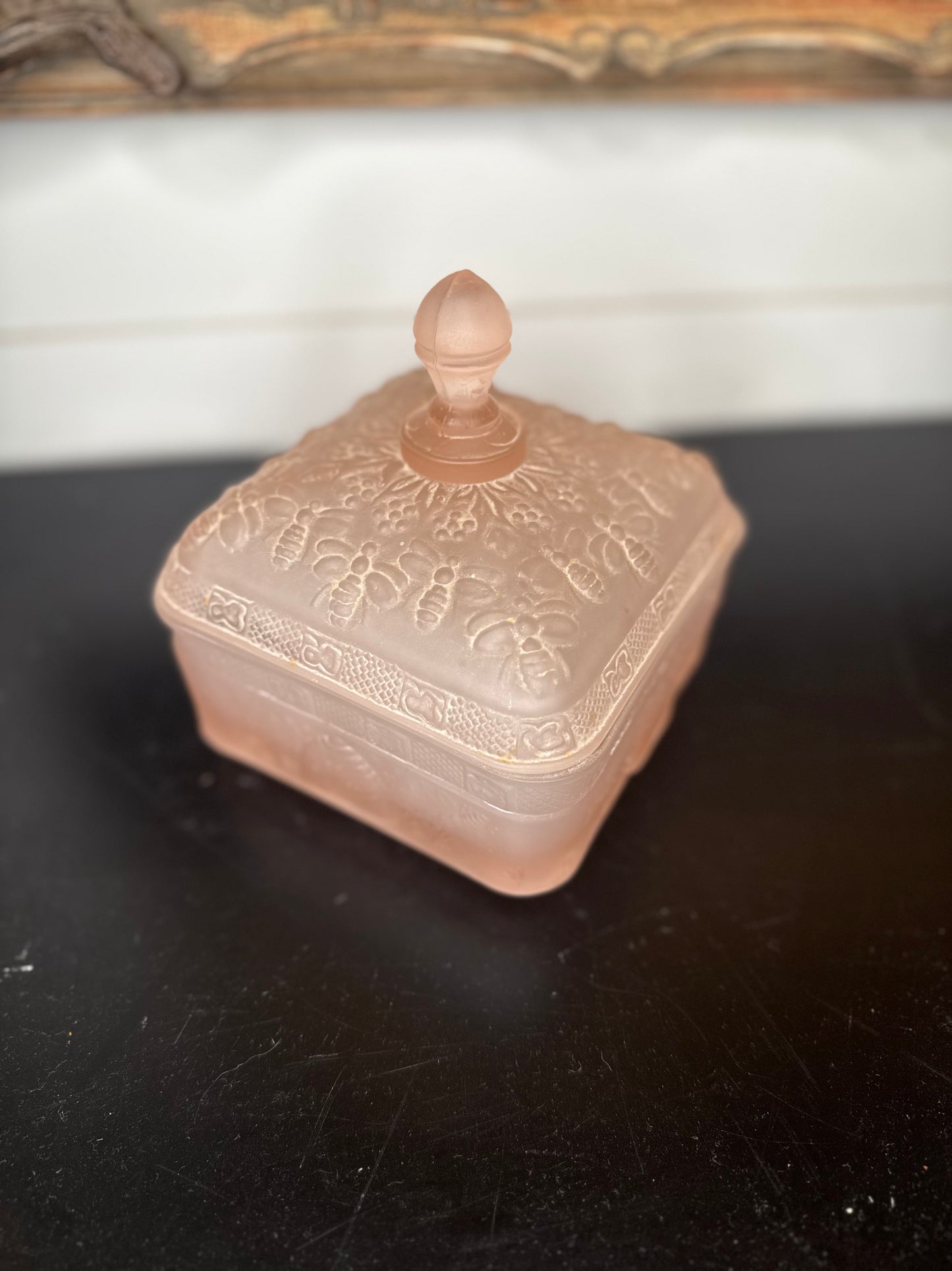 Tiara Indiana Frosted Pink Bee Box