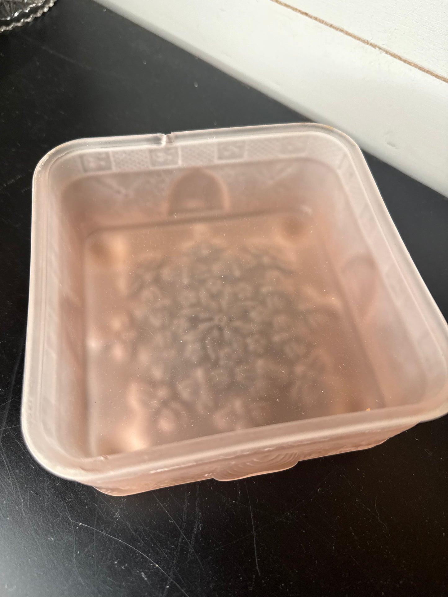 Tiara Indiana Frosted Pink Bee Box