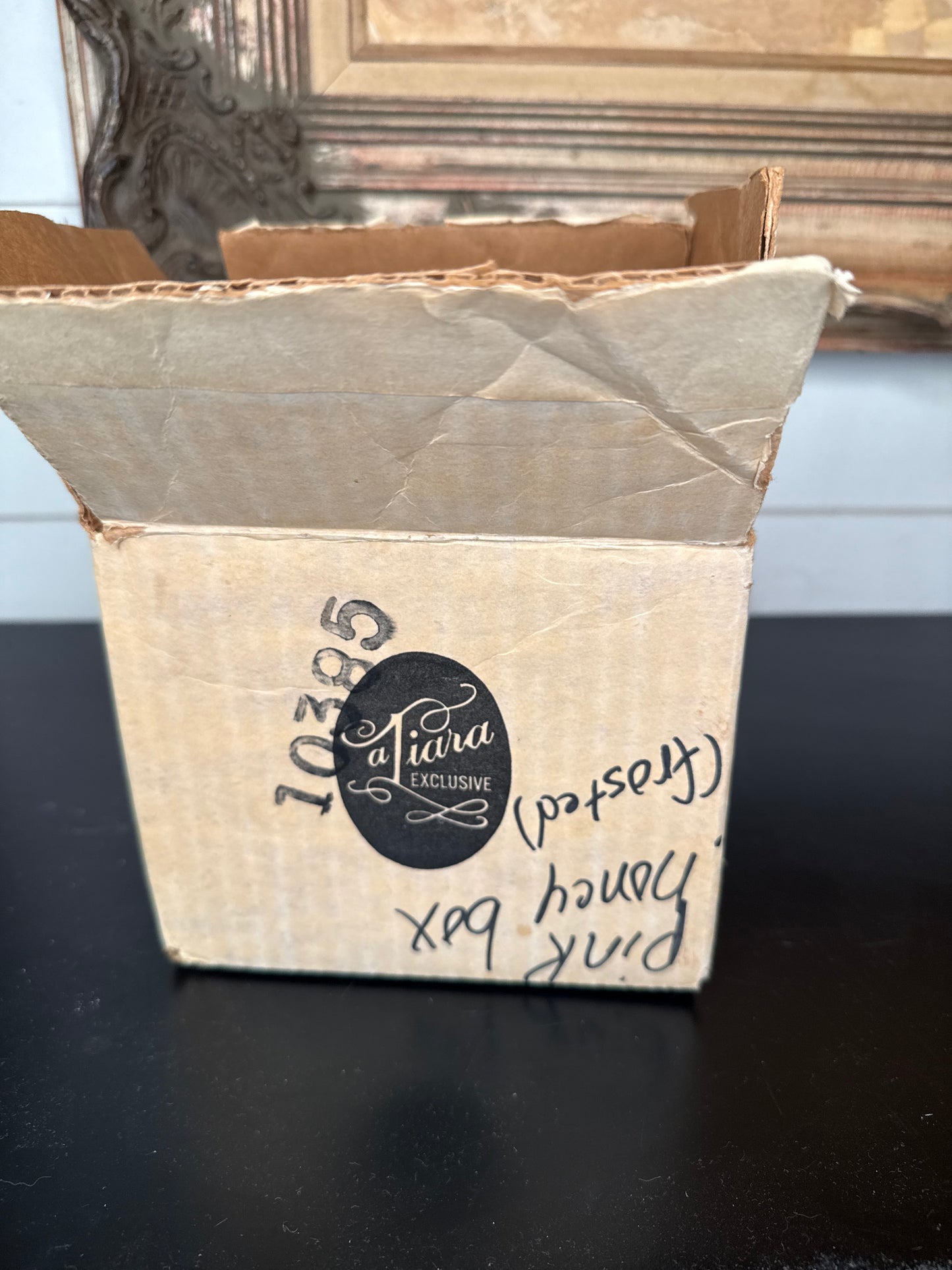 Tiara Indiana Frosted Pink Bee Box