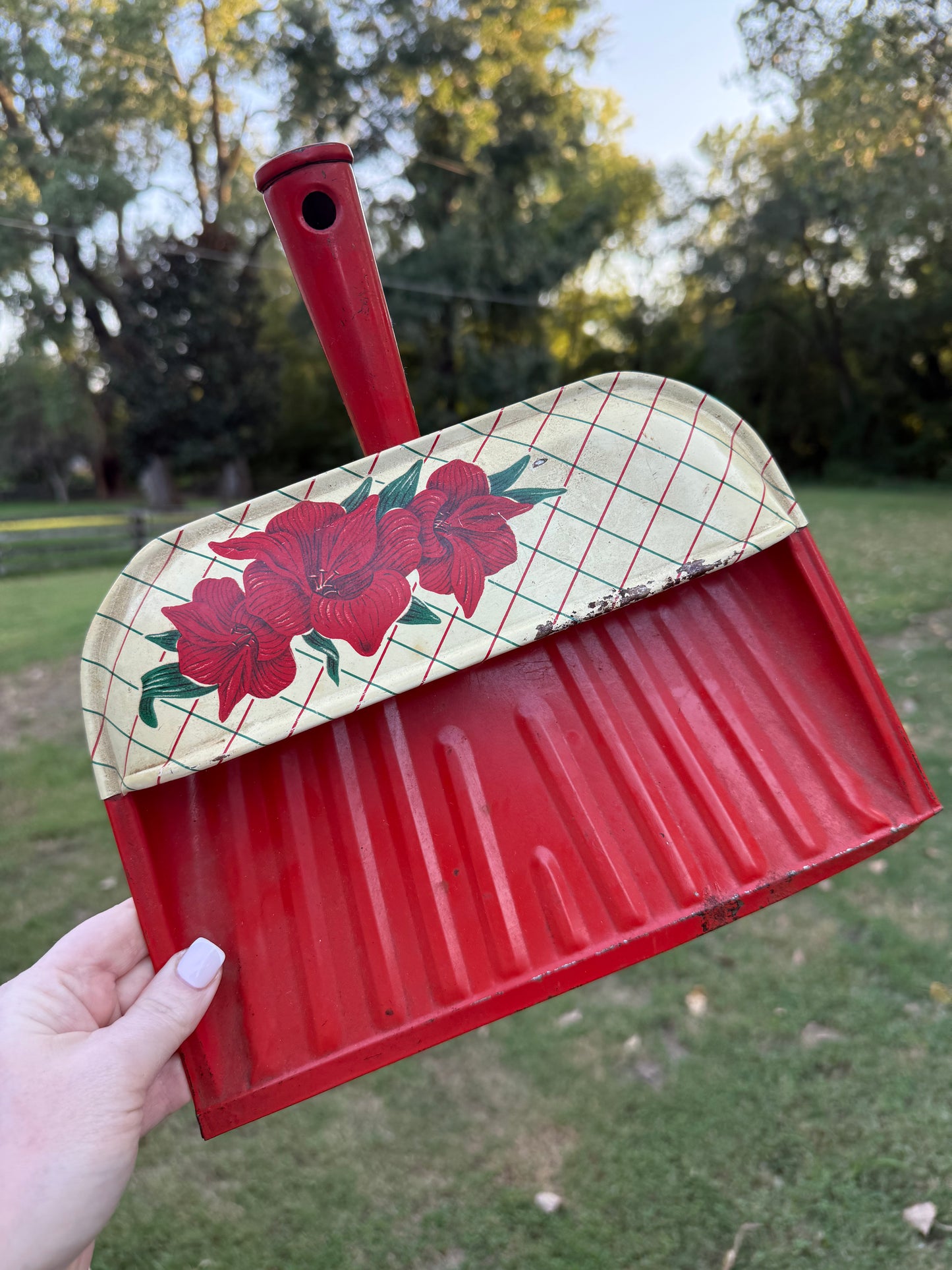 Vintage Red Dustpan